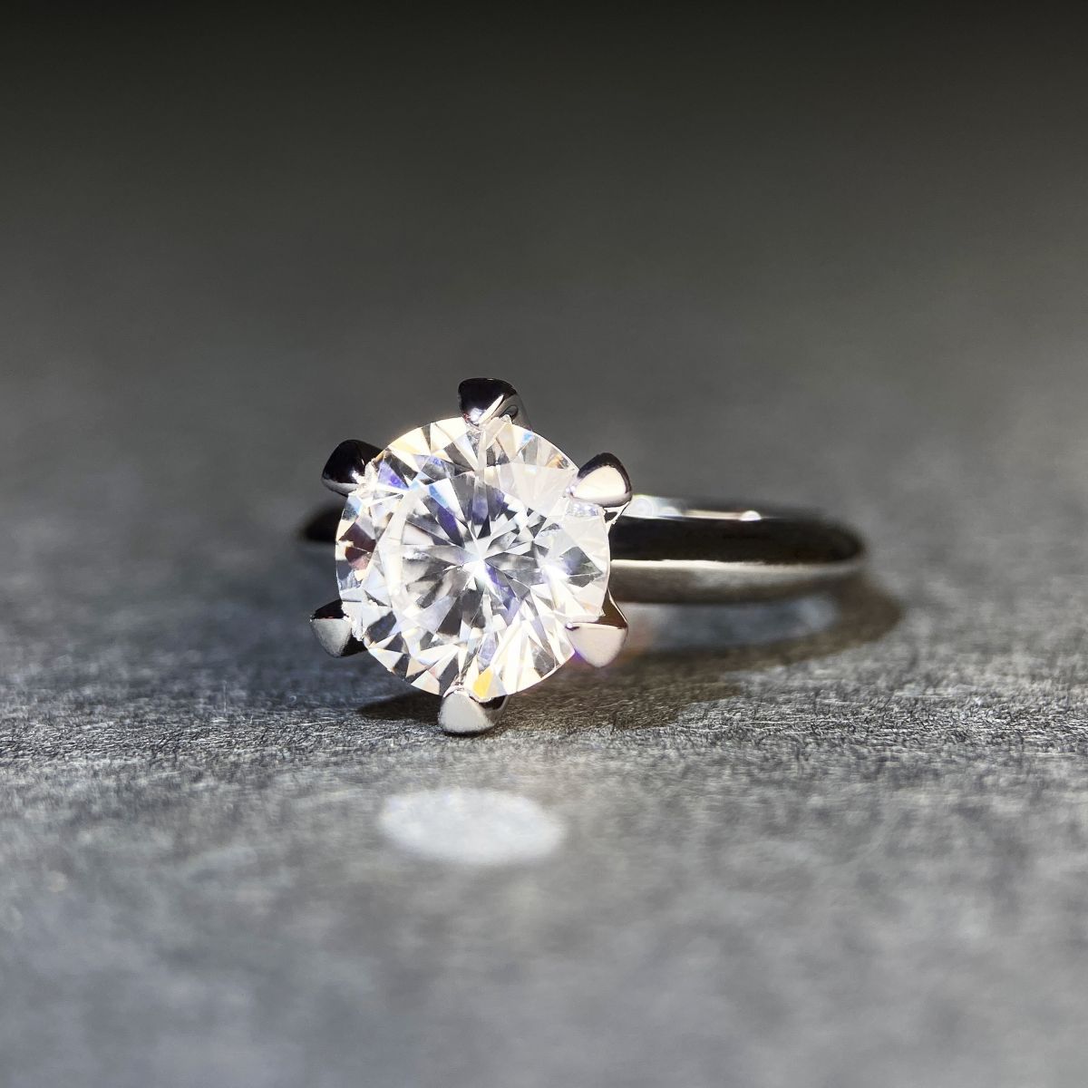 Six-claw Moissanite ring