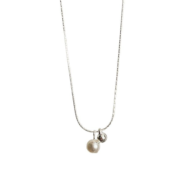 Simple and versatile temperament gentle niche necklace clavicle chain