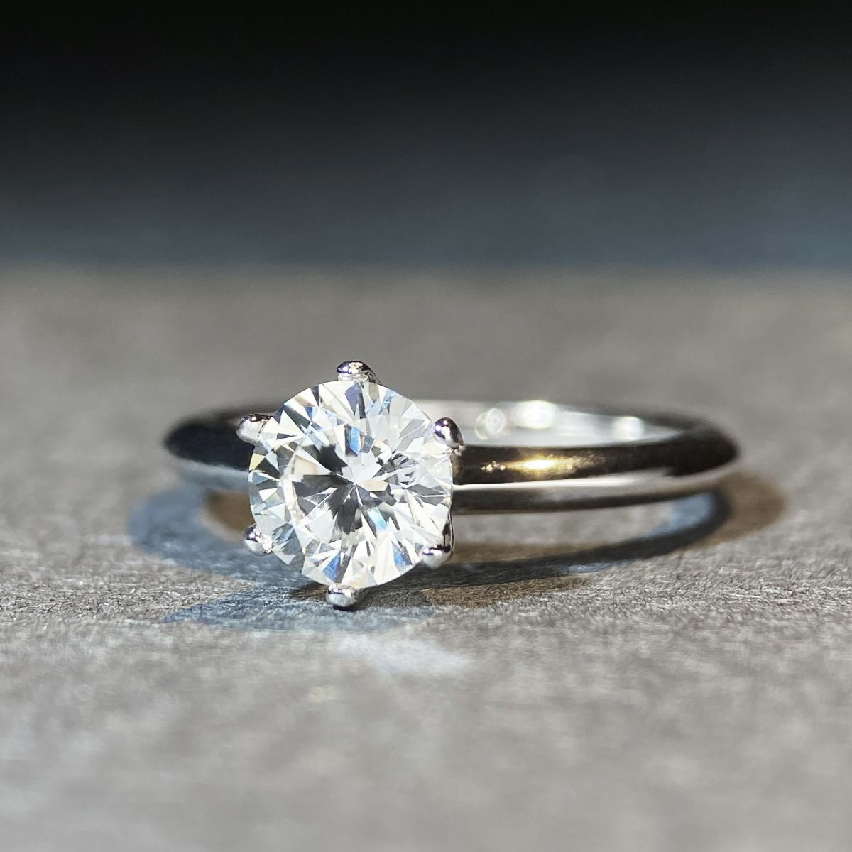 Six-claw Moissanite ring