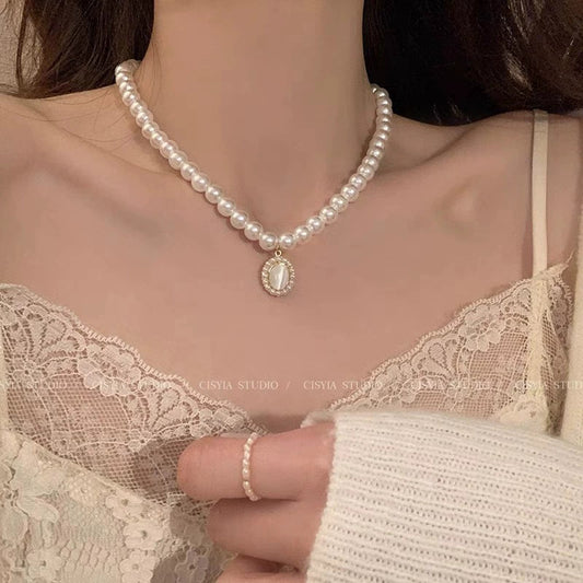 French Retro Cat's Eye Pearl Necklace