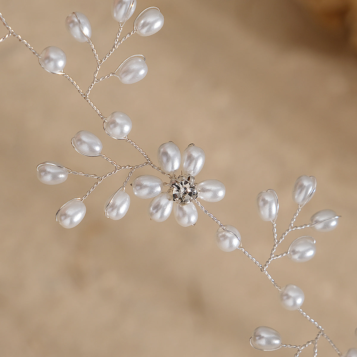 Simple and versatile wedding headband