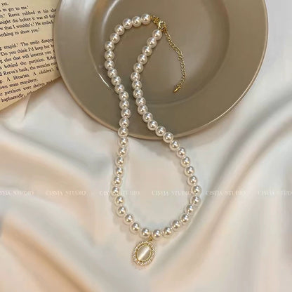 French Retro Cat's Eye Pearl Necklace