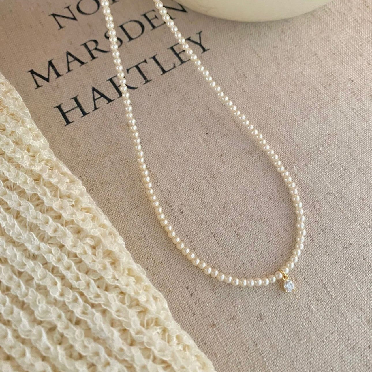 Small and cool style, no fading, simple shell clavicle chain